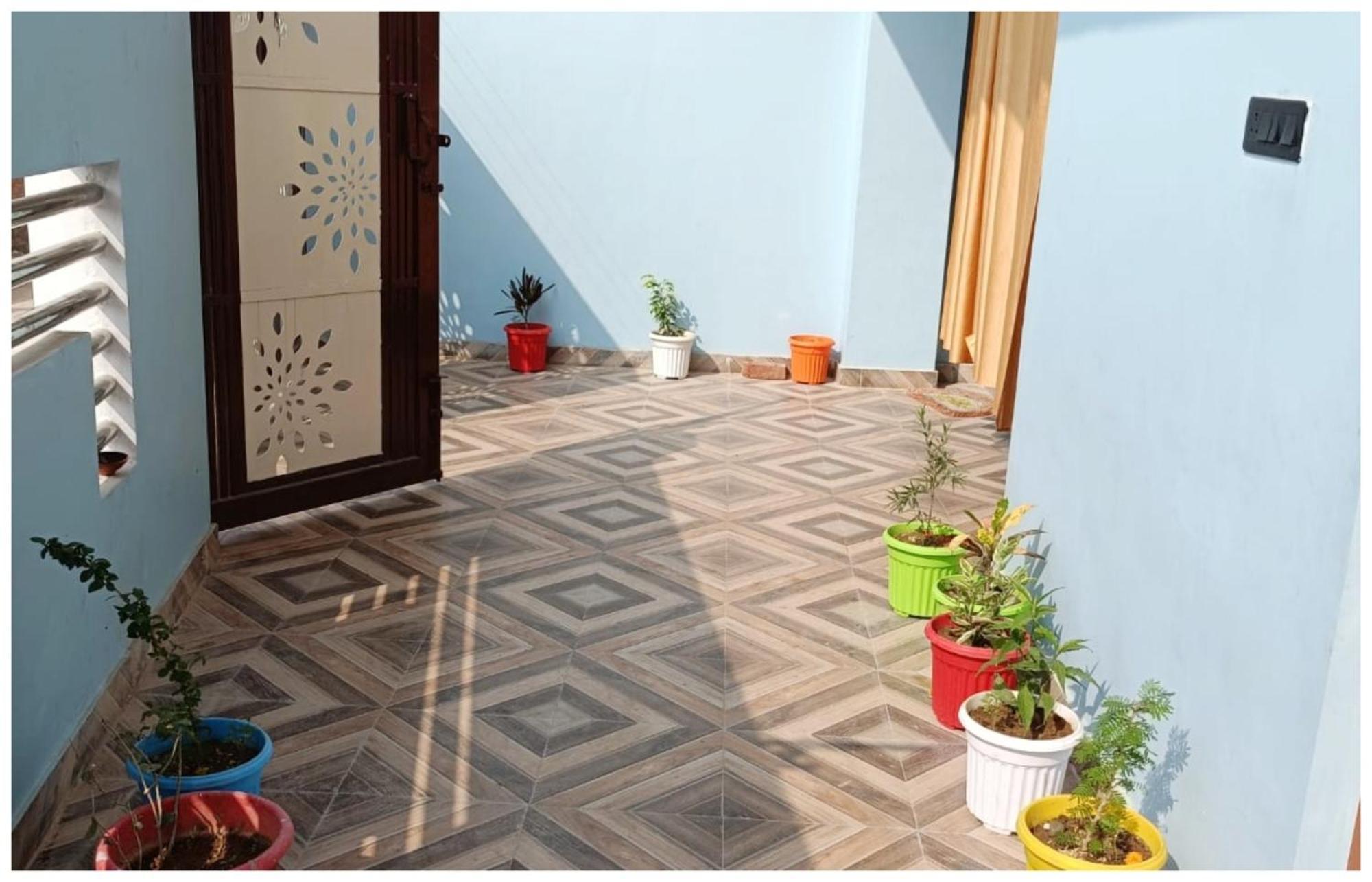 Hotel Aparna Grand Near Ram Janam Bhoomi And Temple - Fully Air Conditioned - Free Wifi Available - Best Budget Hotel In Ayodhya Exteriör bild